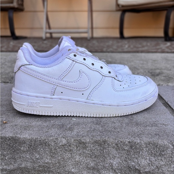 Kids white Nike Air Force 1s - Picture 3 of 7